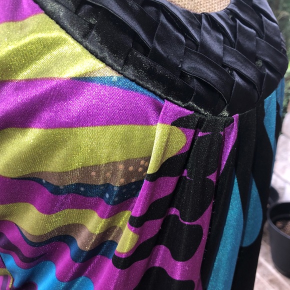 Top - Picture 2 of 6